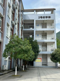 曾都区环潭镇第二初级中学阅读区